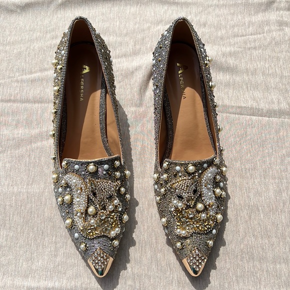 BEAUTIFUL SHOES - Picture 1 of 15